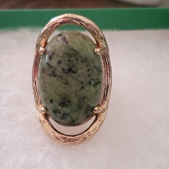 M+S Oval Jasper Cabochon Textured Gold Tone Statement Ring Size 6 - Picture 2 of 12